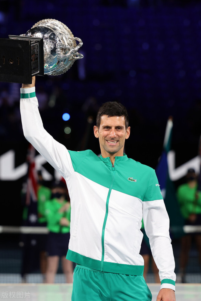 戴维斯杯险胜拉沃尔杯，梅德韦杰夫带队取胜