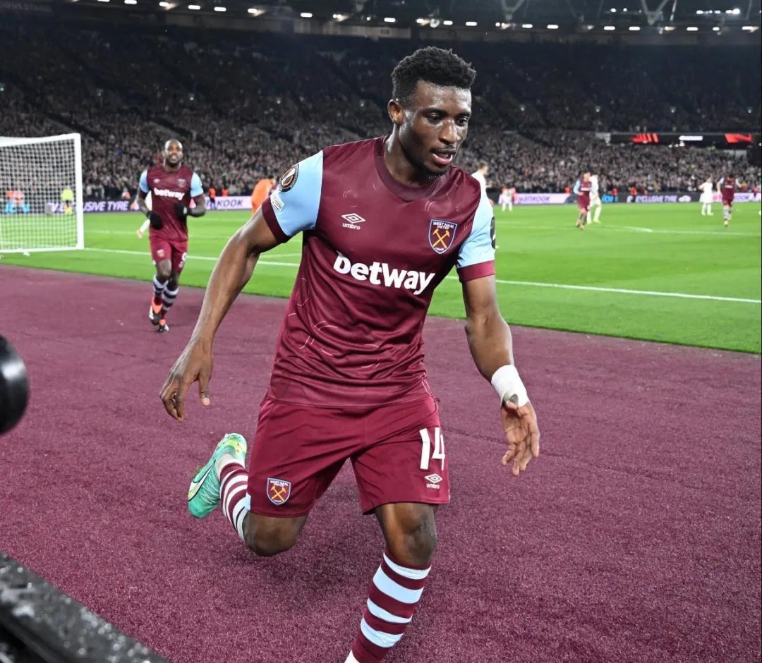 切尔西鏖战巴萨，拉什福德刷新纪录