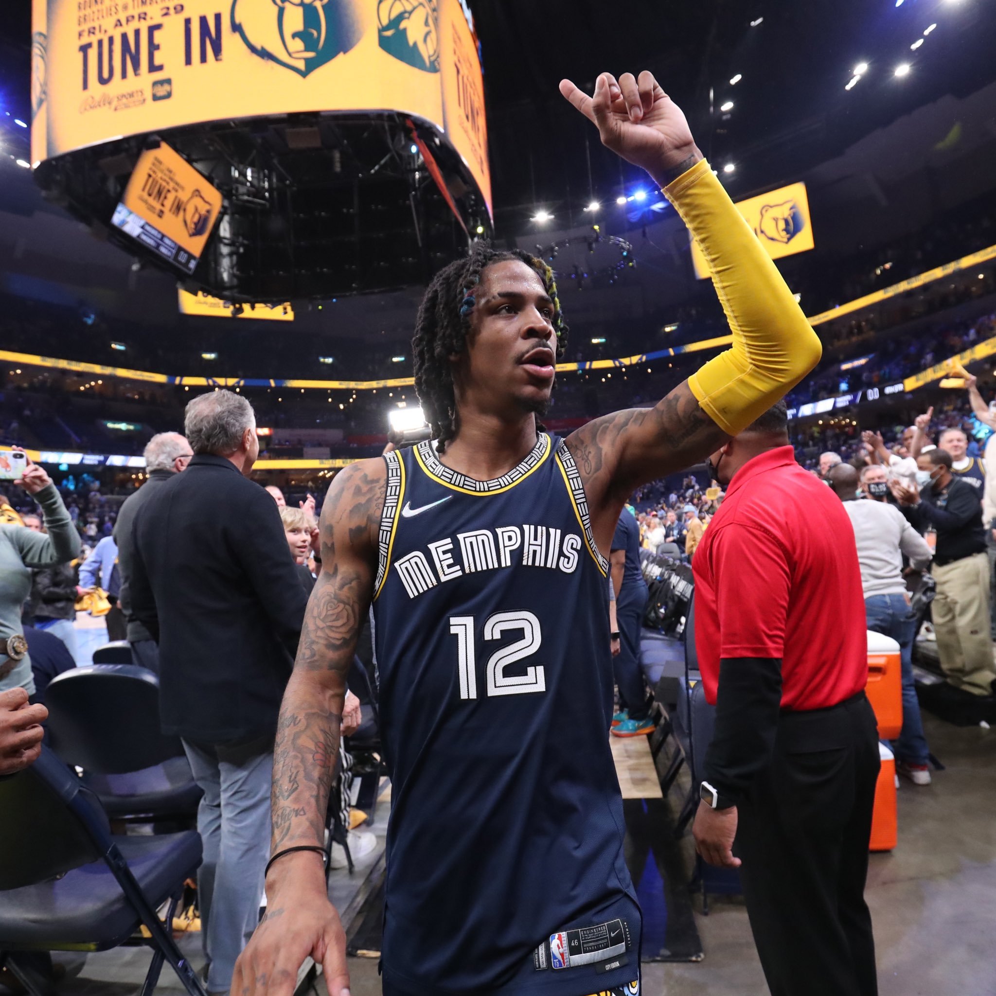 篮网轻取江苏队,莫兰特状态火热 篮网轻取江苏队,莫兰特状态火热